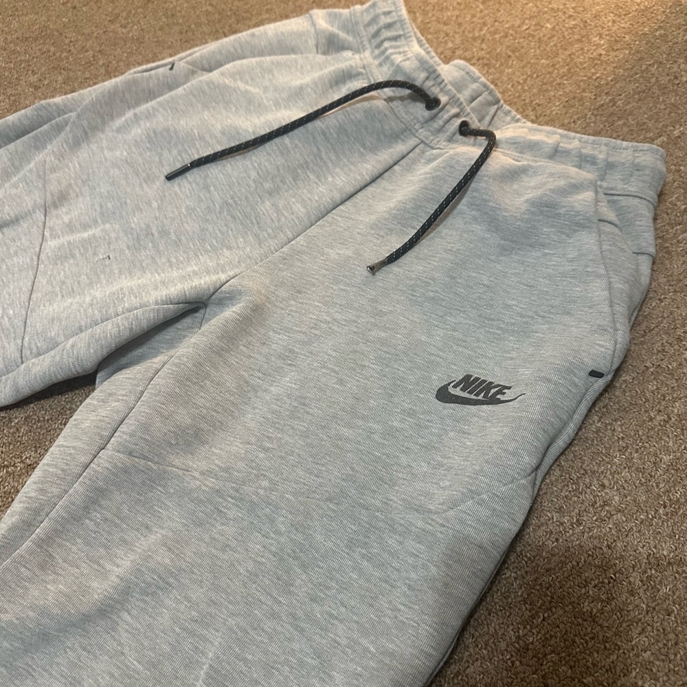SOLD ❌ Nike Tech Gray Jogger Pants